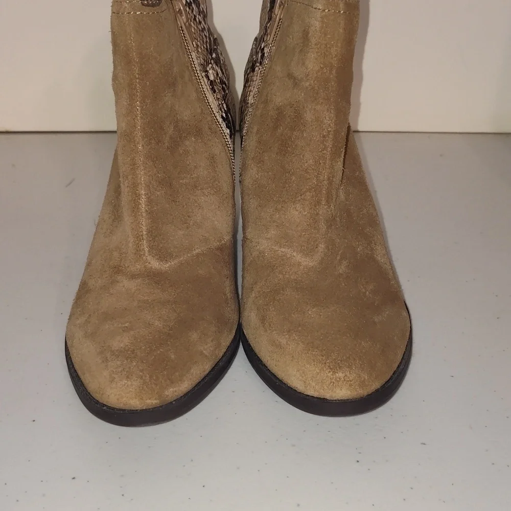 Vionic Naomi Tan Suede and Faux Brown and Tan Snake Print Ankle Boots Size 8